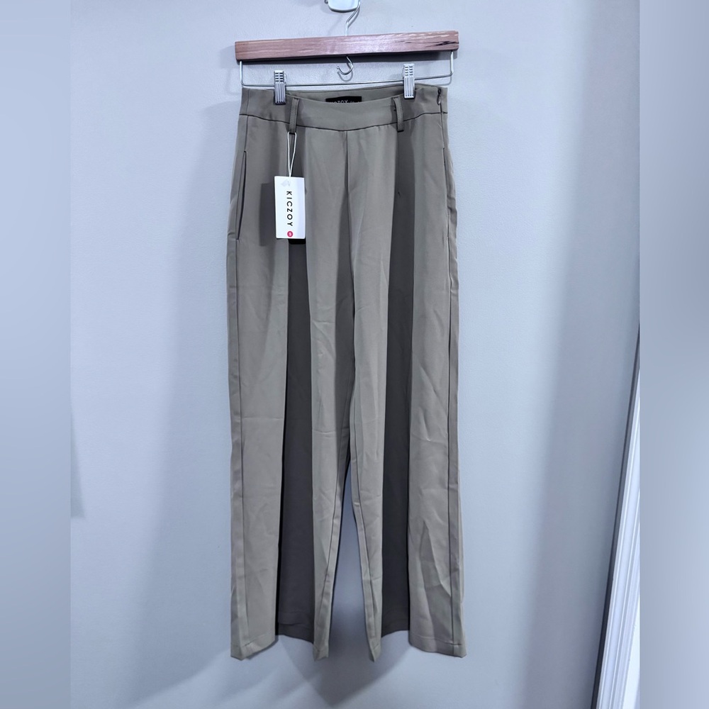 NWT KICZOY Tan Wide Leg Dress Pants. Side Zip. Size Small.
